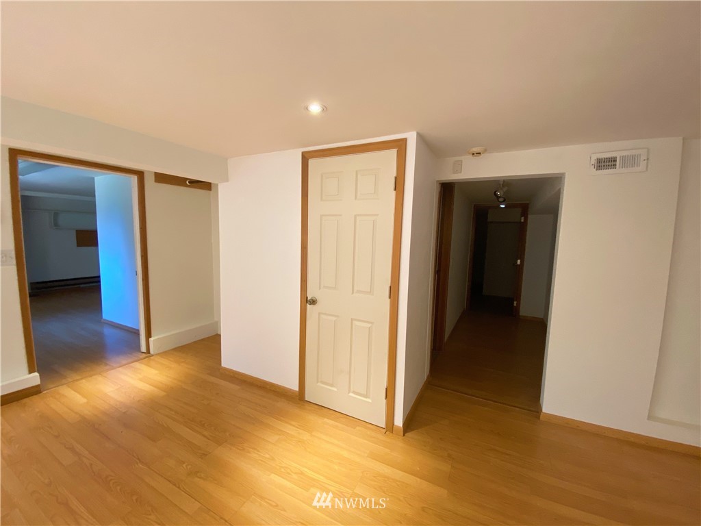 18501 Southeast 216th Street Renton, WA 98058 - Photo 29 of 34 Gallery Image 29