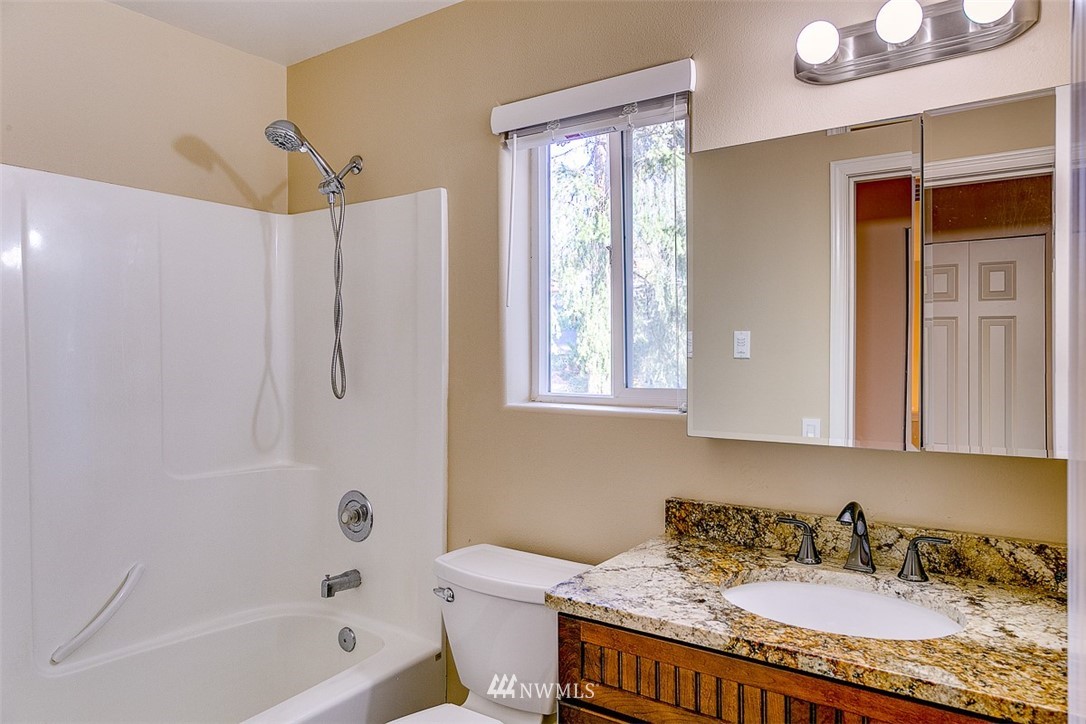 20034 Bue Rund Loop Northeast Poulsbo, WA 98370 - Photo 10 of 18 Gallery Image 10