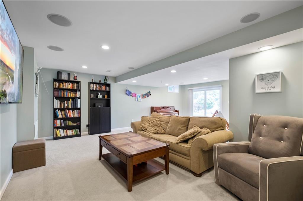 9750 Grosick Road Pittsburgh, PA 15237 - Photo 17 of 25
