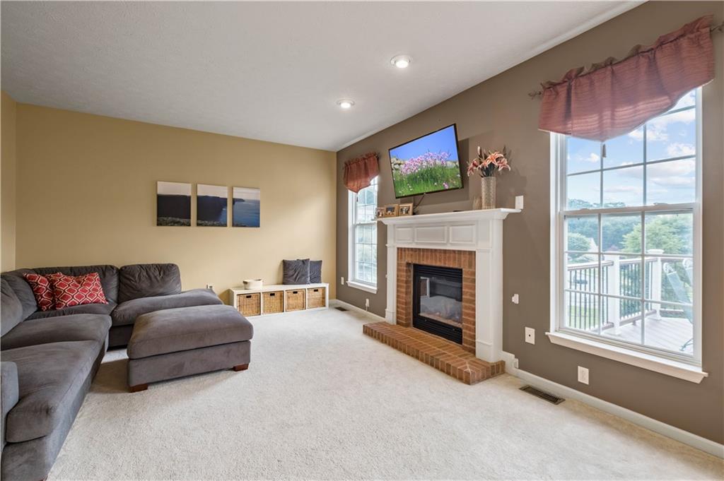 9750 Grosick Road Pittsburgh, PA 15237 - Photo 6 of 25