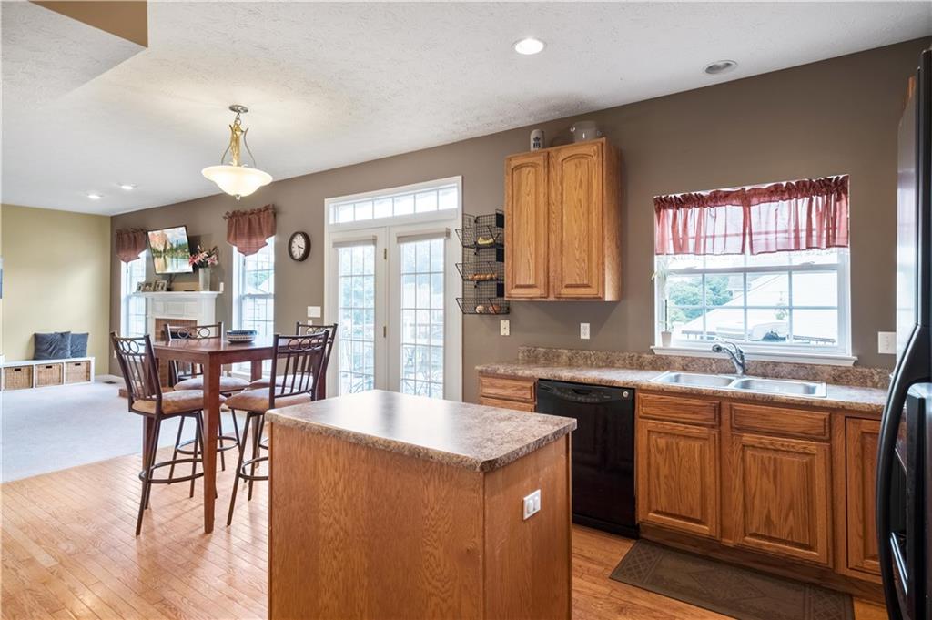 9750 Grosick Road Pittsburgh, PA 15237 - Photo 7 of 25