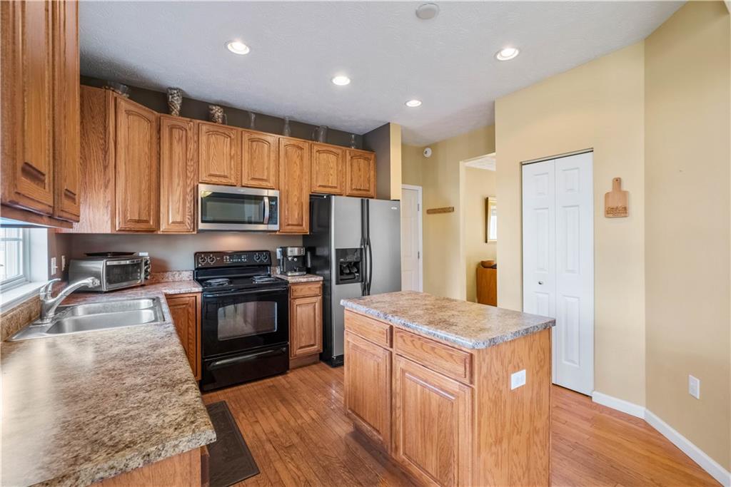 9750 Grosick Road Pittsburgh, PA 15237 - Photo 9 of 25