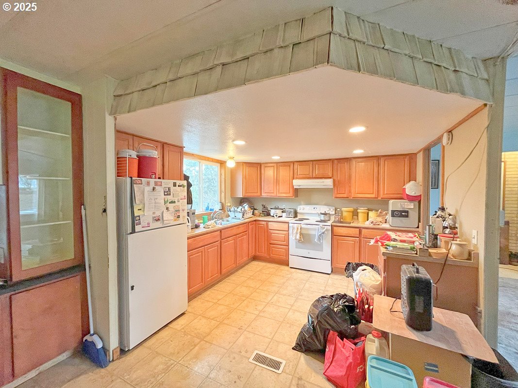 504 5th Street Wasco, OR 97065 - Photo 8 of 18 Gallery Image 8