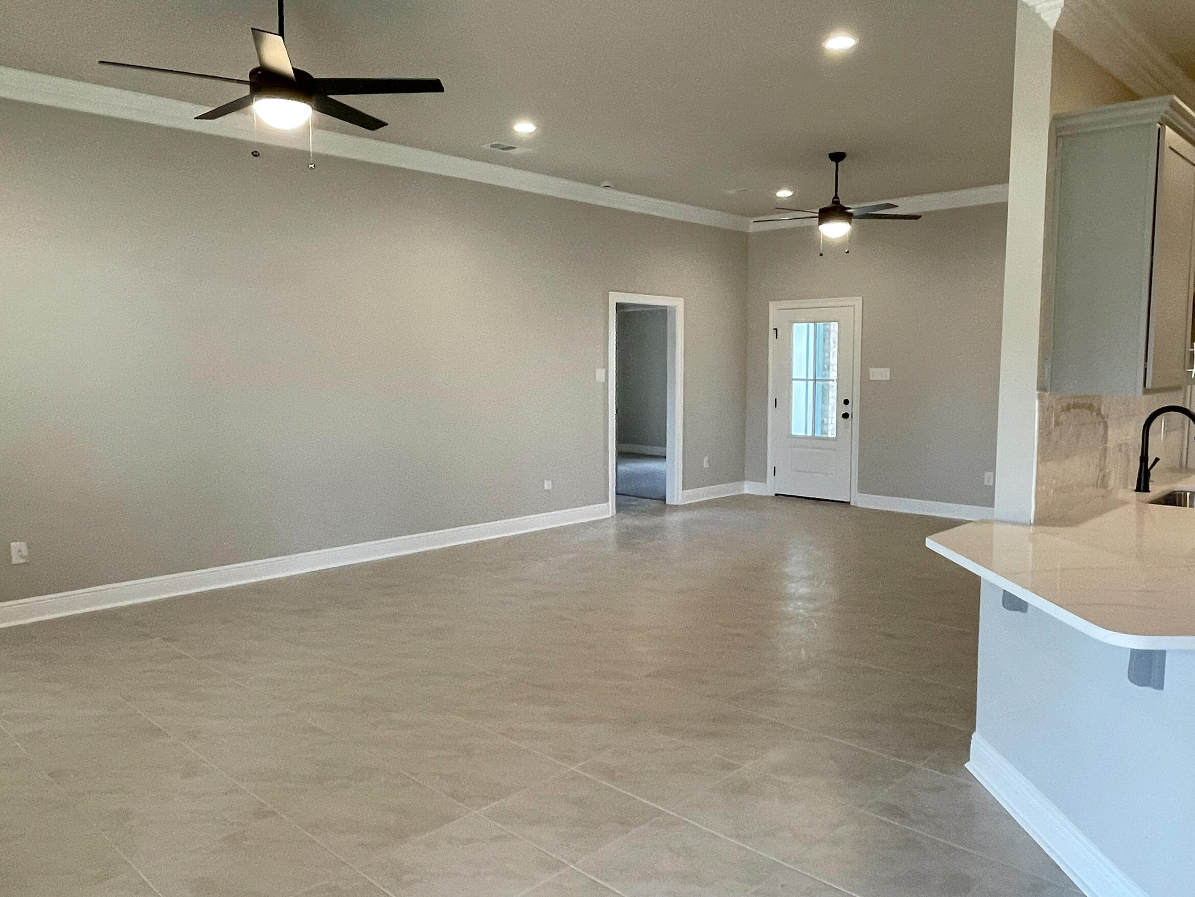 76 Alley Oak Lane Freeport, FL 32439 - Photo 4 of 9 Living