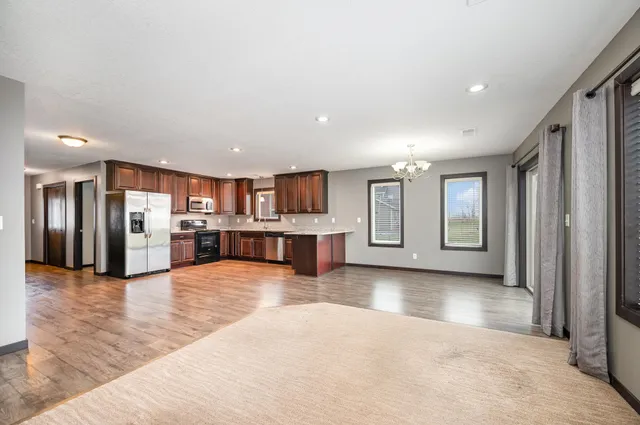 $299,000 | 905 Wencel Avenue Northeast, New Prague, MN 56071