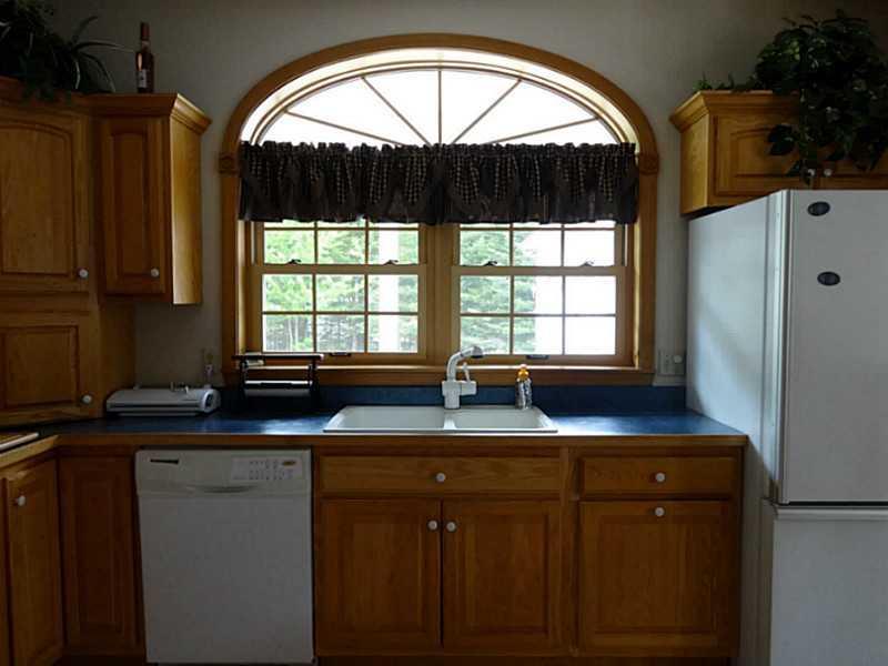 89 10 Road Bradley, ME 04411 - Photo 17 of 35 Kitchen.