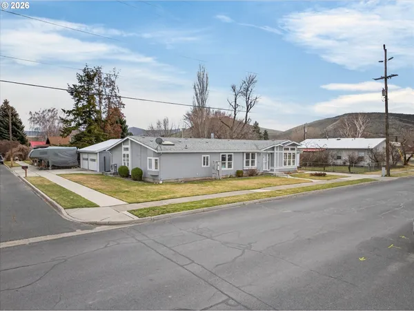 $399,000 | 2248 Oak Street, Baker City, OR 97814