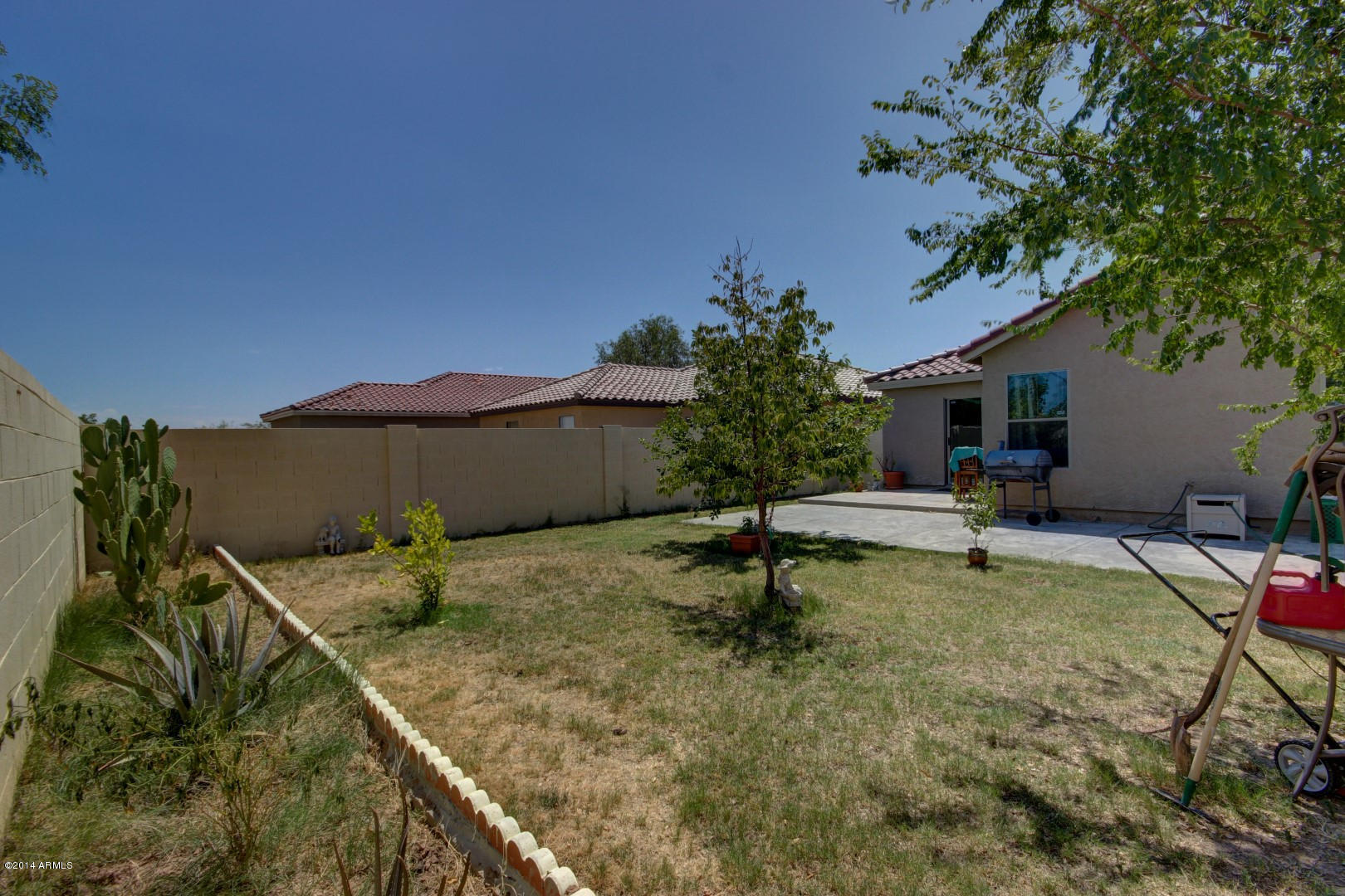 9614 West Payson Road Tolleson, AZ 85353 - Photo 19 of 21 Lots of grass!