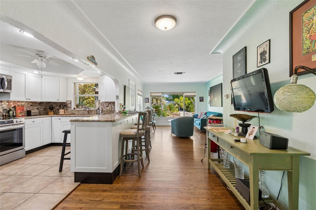 6226 8th Avenue South Gulfport, FL 33707 - Photo 9 of 46