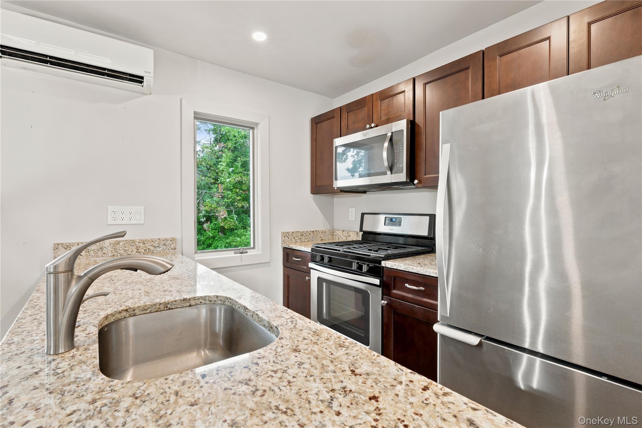 2693 Fox Road Baldwin, NY 11510 - Photo 10 of 32