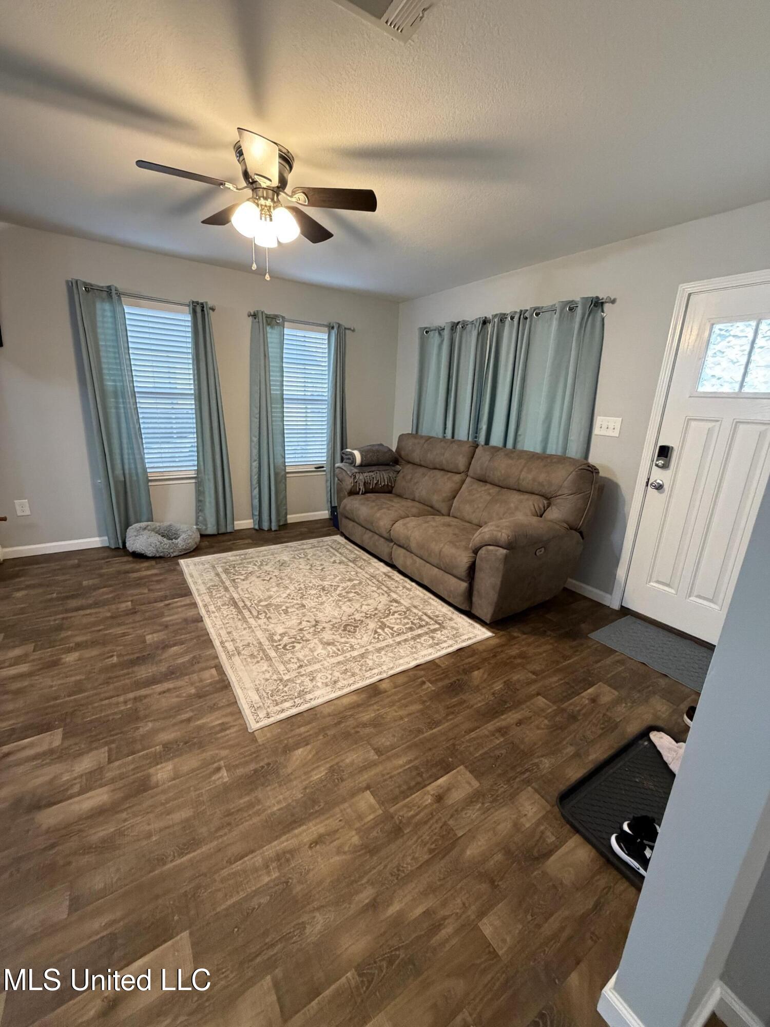 58 3rd Avenue Lucedale, MS 39452 - Photo 3 of 16 IMG_1726