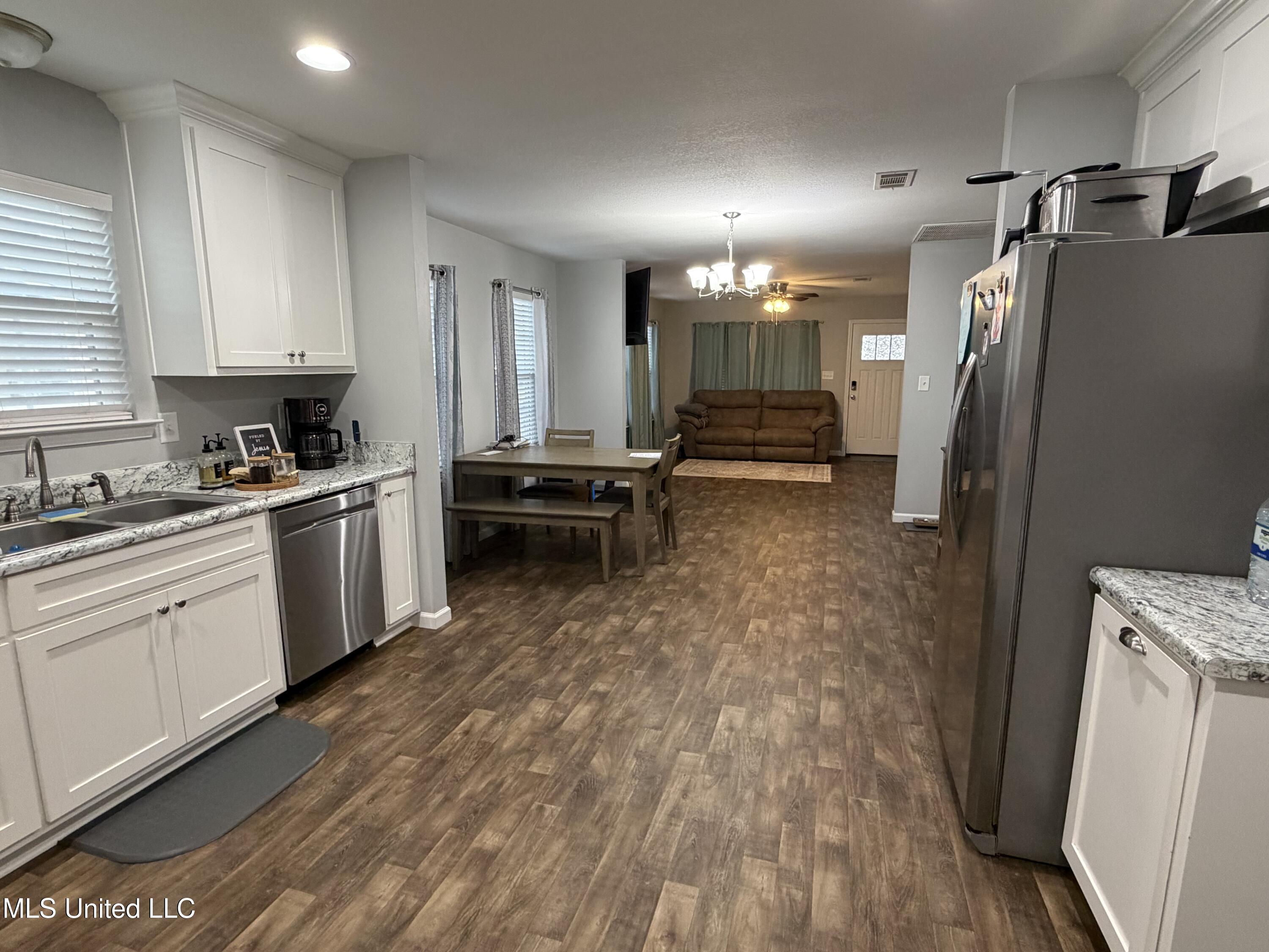 58 3rd Avenue Lucedale, MS 39452 - Photo 5 of 16 IMG_1723