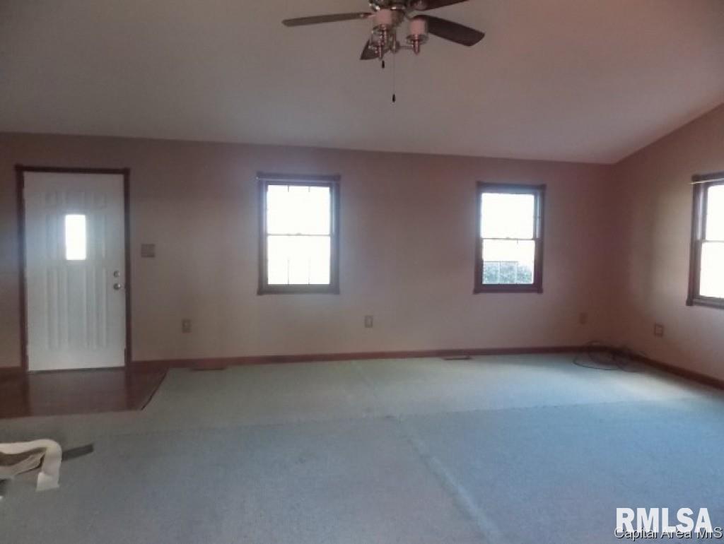 31137 Kimes Road Girard, IL 62640 - Photo 4 of 14