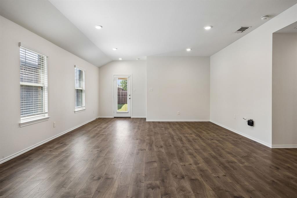 313 Samuel Street Denton, TX 76207 - Photo 8 of 26