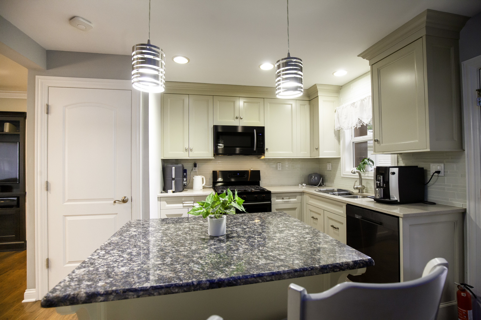 813 Parkside Court Streamwood, IL 60107 - Photo 11 of 25