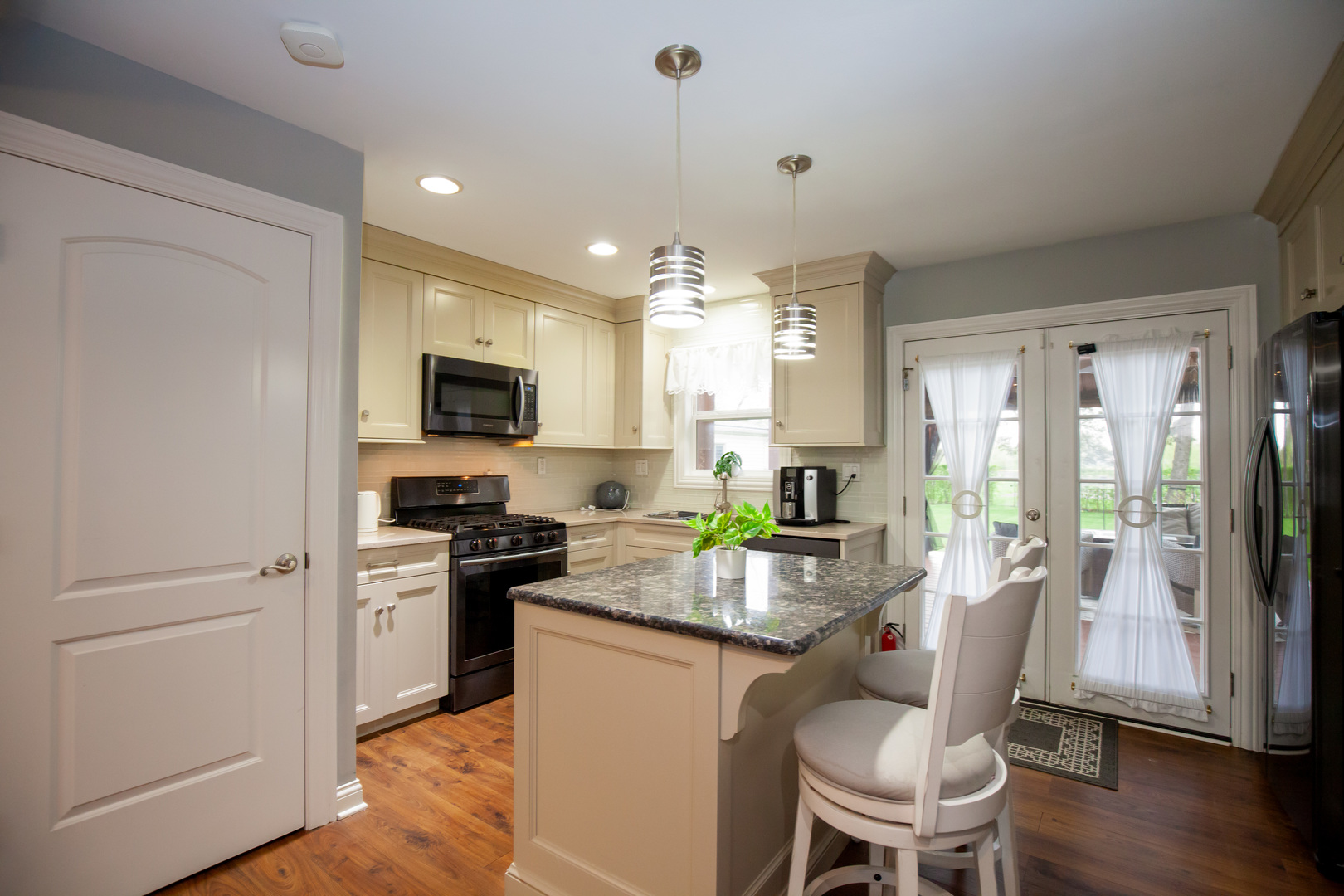 813 Parkside Court Streamwood, IL 60107 - Photo 10 of 25