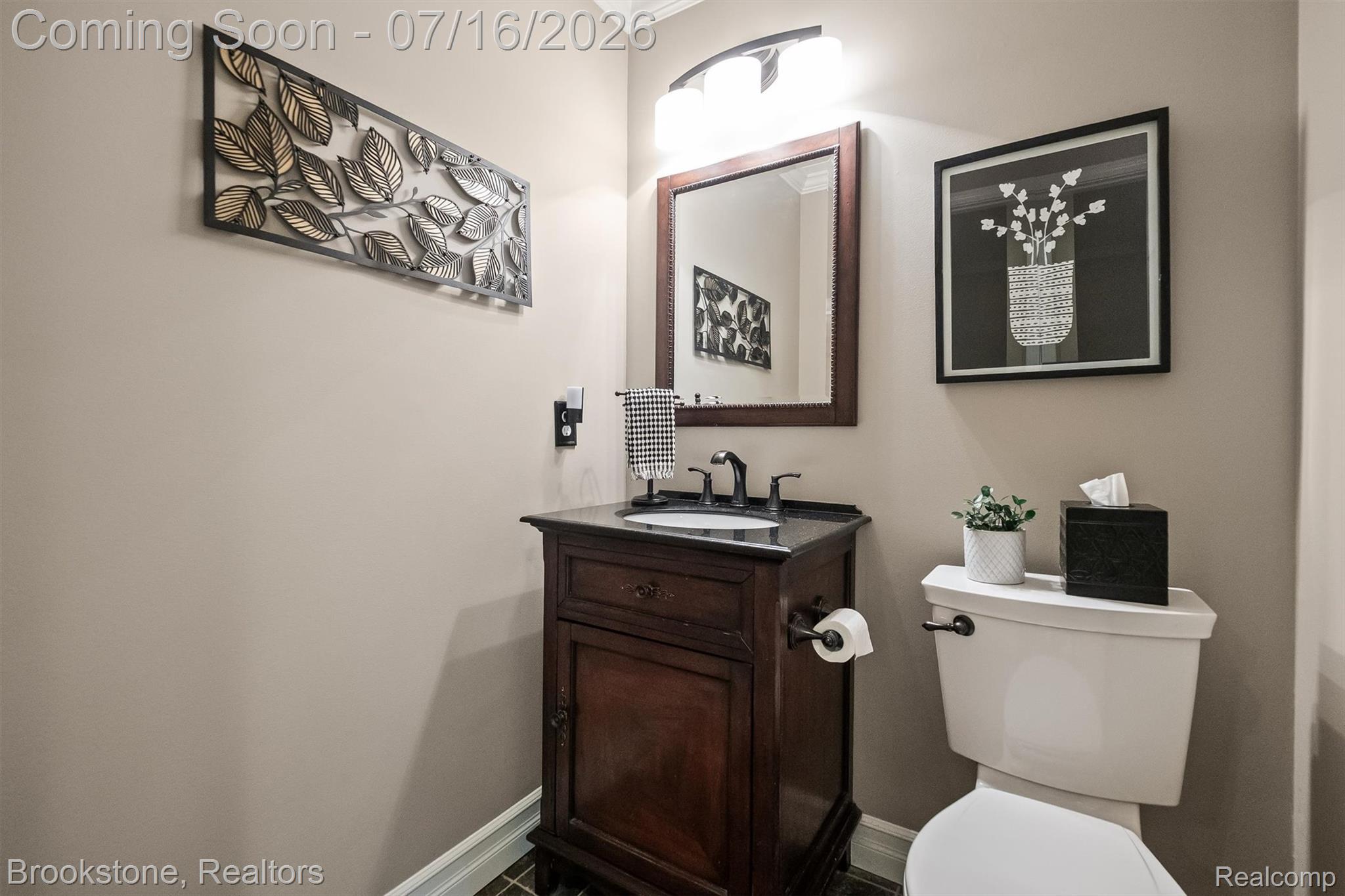 1694 Foresthill Drive Rochester, MI 48306 - Photo 24 of 55 29-Foresthill-2.jpg