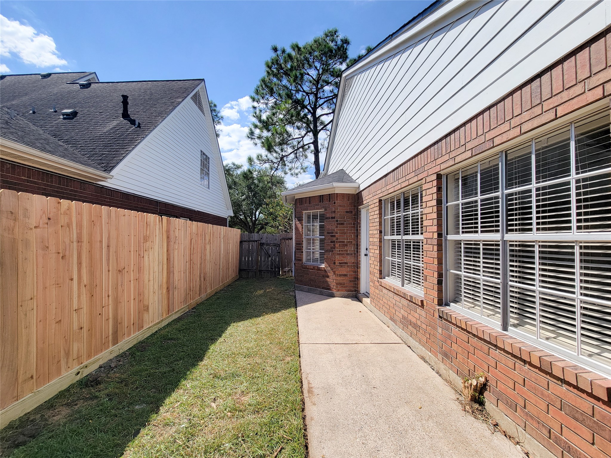 1422 Mabry Mill Road Houston, TX 77062 - Photo 41 of 44 new fence