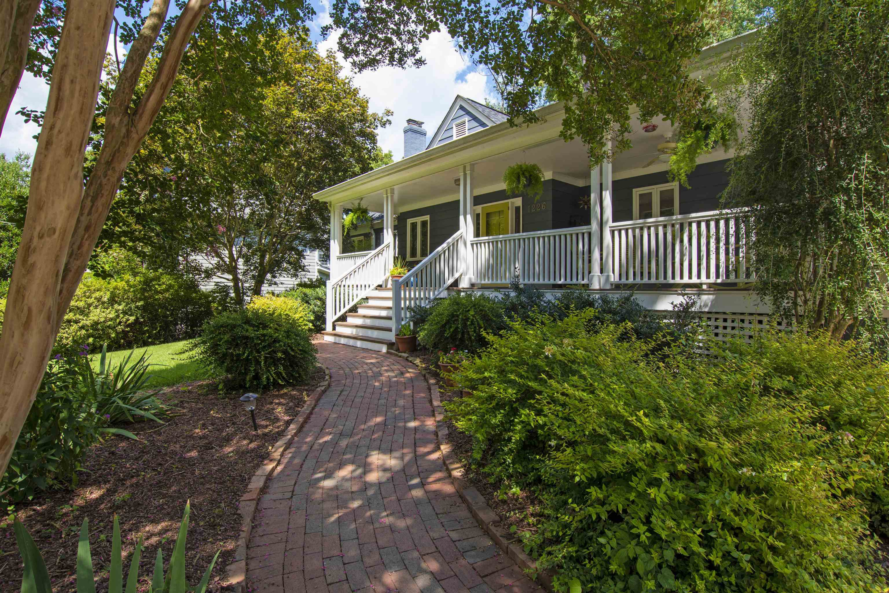 1226 Banbury Road Raleigh, NC 27607 - Photo 4 of 42 Photo 4