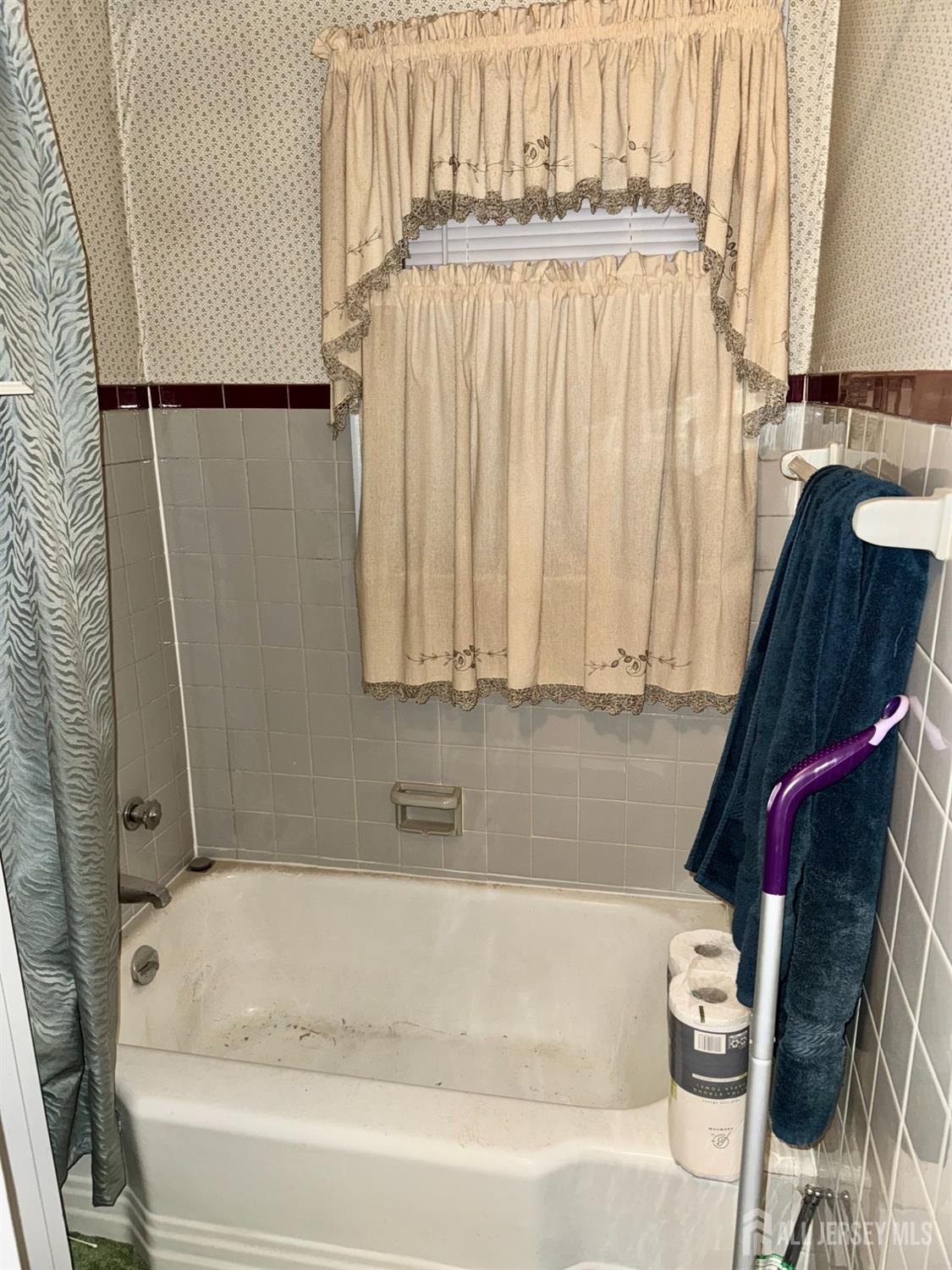 76 Wolf Place Hillside, NJ 07205 - Photo 17 of 27