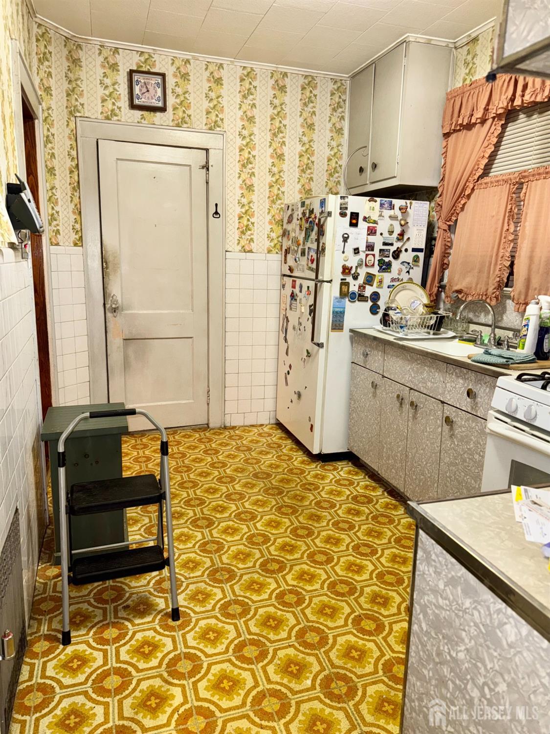 76 Wolf Place Hillside, NJ 07205 - Photo 24 of 27