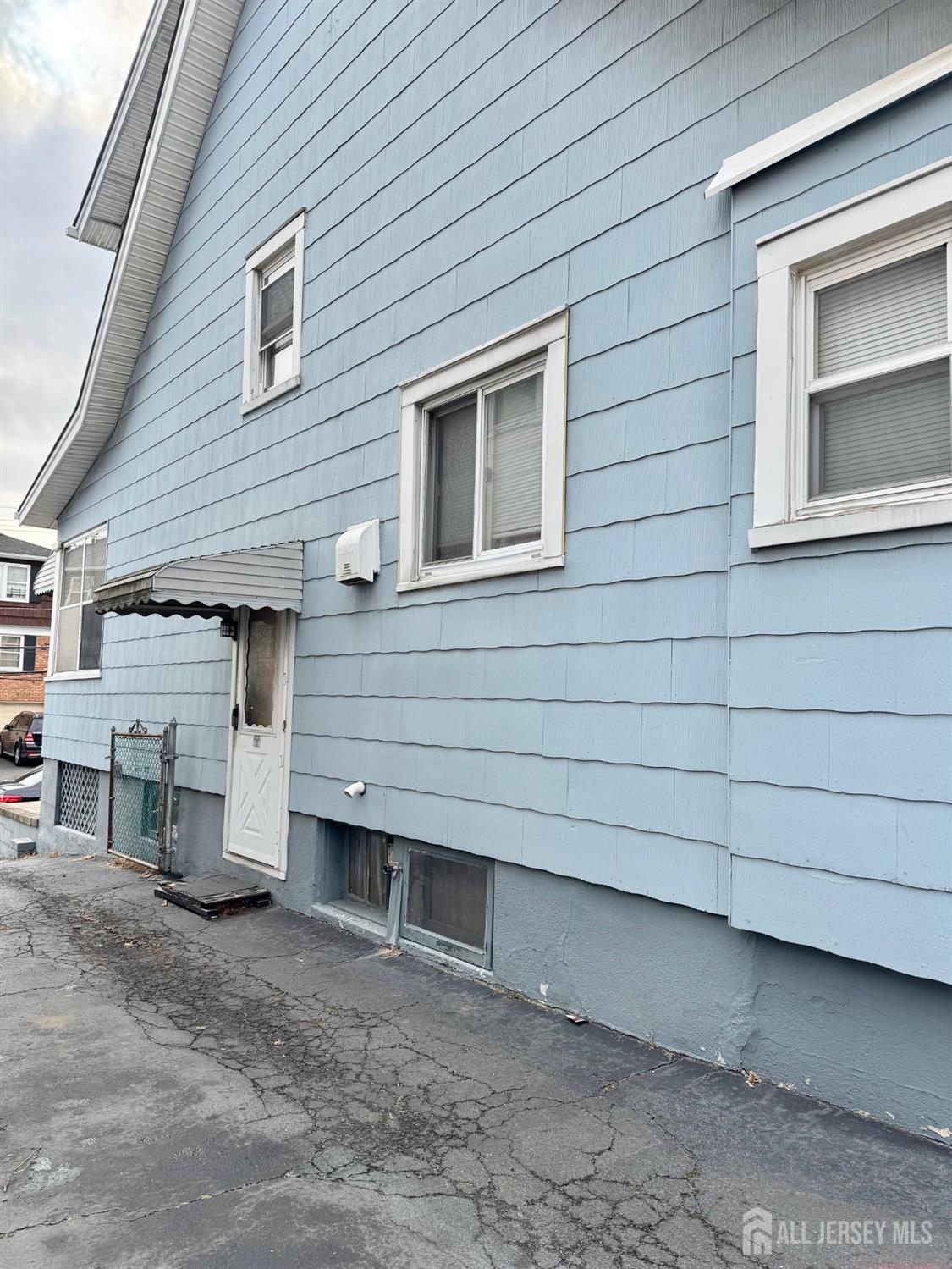 76 Wolf Place Hillside, NJ 07205 - Photo 5 of 27