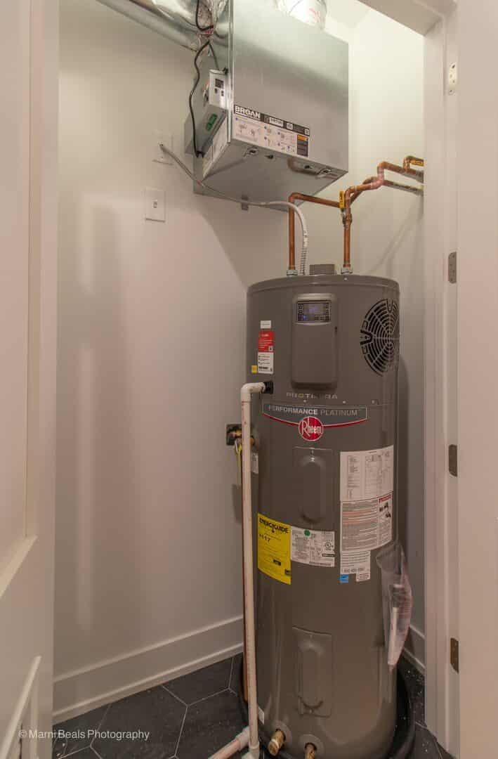 507 East 60th Street, Unit 1 Chicago, IL 60637 - Photo 14 of 15 a close view of water heater room