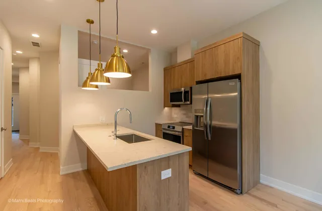 $2,400 | 507 East 60th Street, Unit 1, Chicago, IL 60637