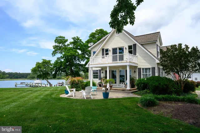 a view of a lake with houses