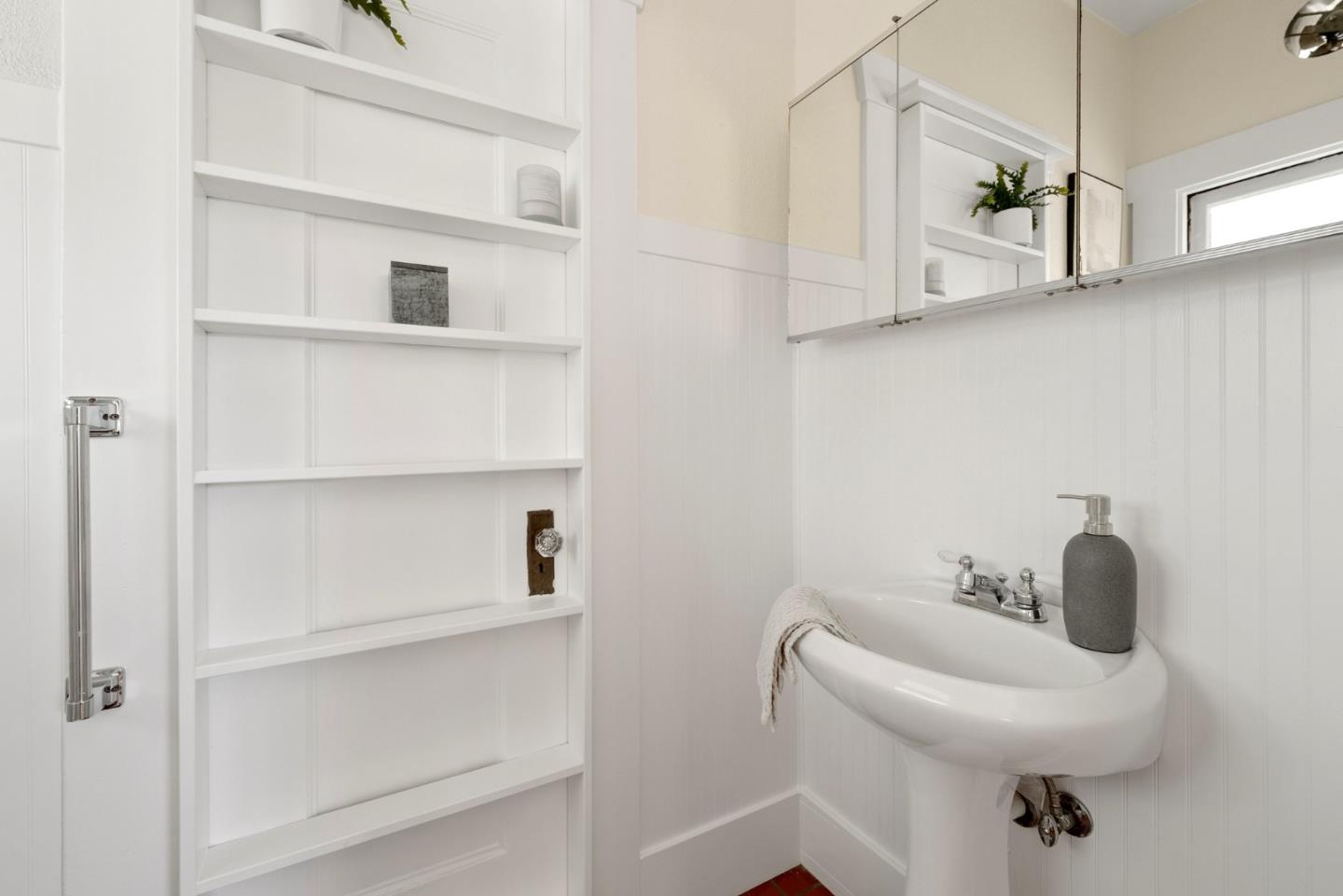 20724 Prospect Road Saratoga, CA 95070 - Photo 16 of 22 a bathroom with a bathtub