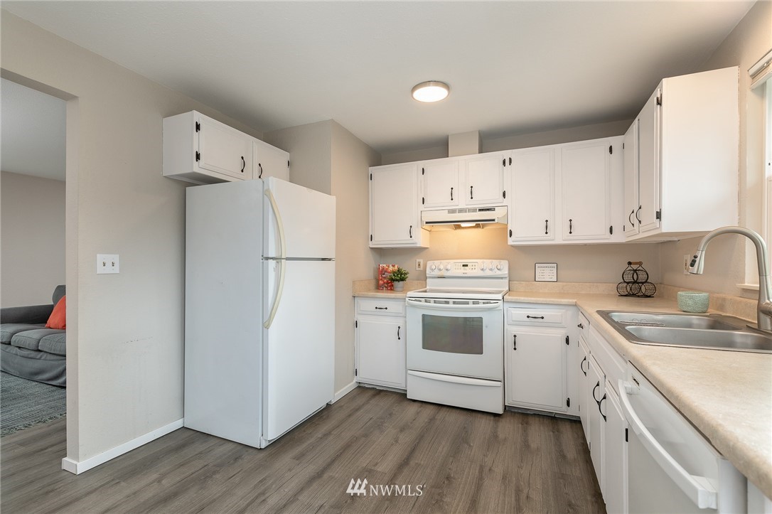 628 212th Street Southwest Bothell, WA 98021 - Photo 8 of 18