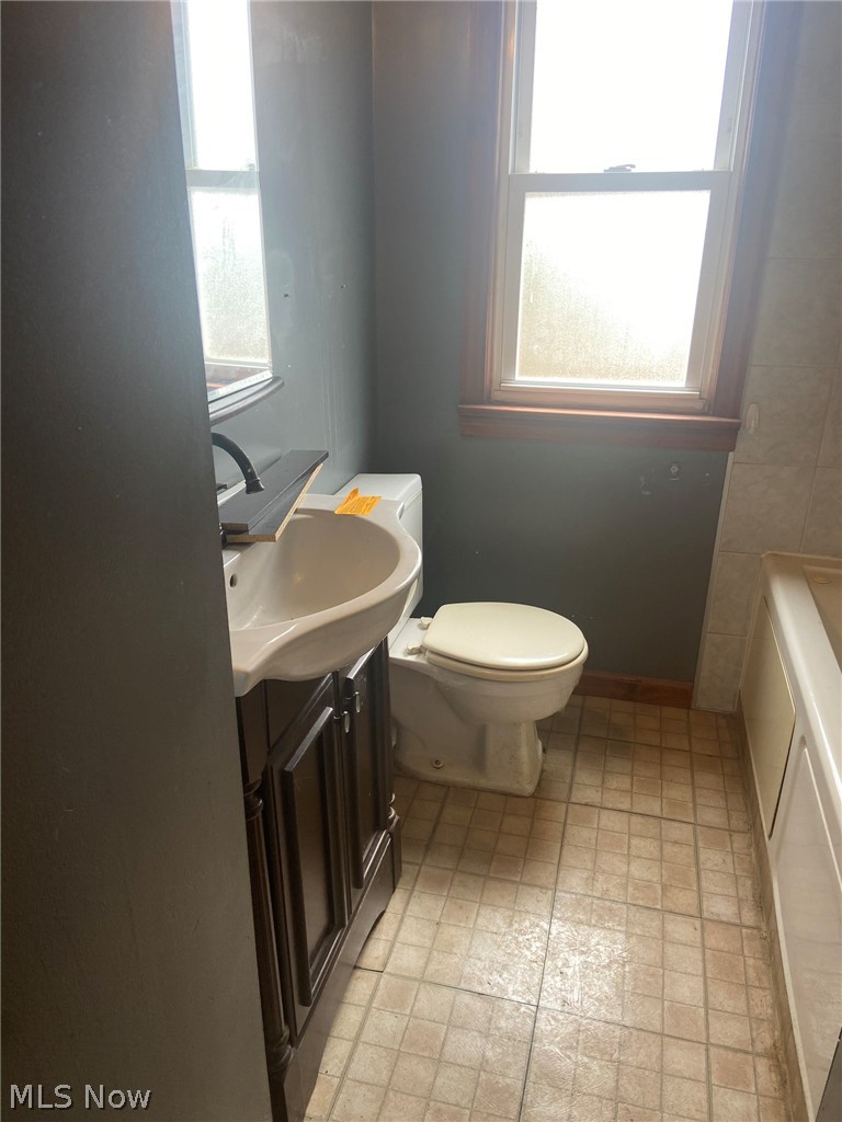 4014 Wilmington Road Cleveland, OH 44121 - Photo 10 of 22 Gallery Image 10