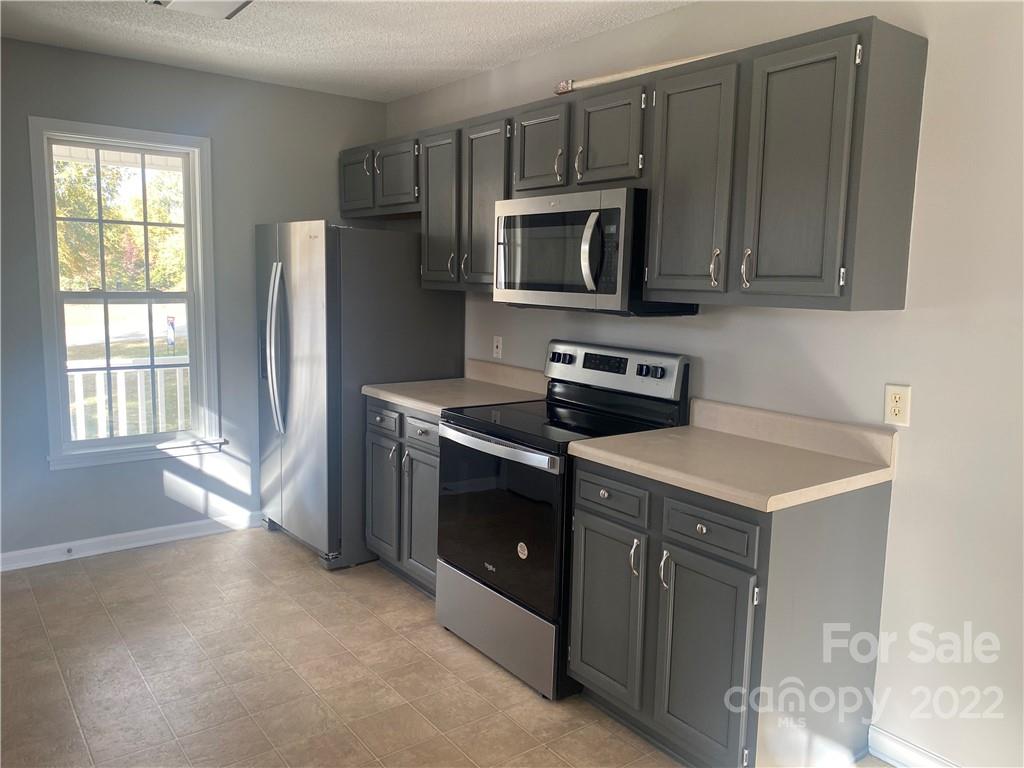 2054 Hunters Ridge Road Lancaster, SC 29720 - Photo 2 of 27 Gallery Image 2