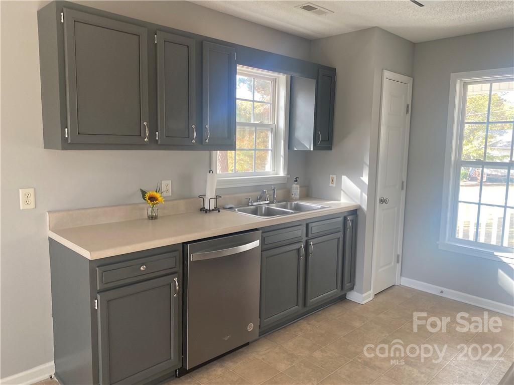 2054 Hunters Ridge Road Lancaster, SC 29720 - Photo 4 of 27 Gallery Image 4