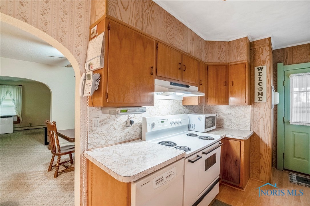 229 North Stadium Road Oregon, OH 43616 - Photo 13 of 38 Gallery Image 13