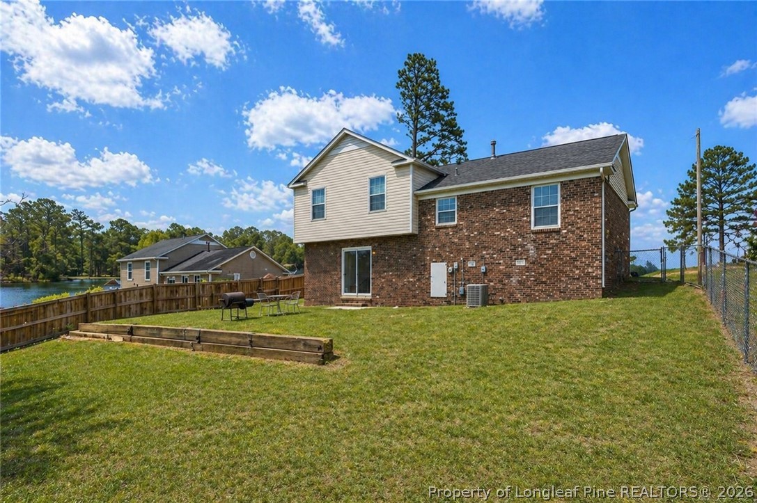 382 Saddle Ridge Road Fayetteville, NC 28311 - Photo 2 of 13 Back