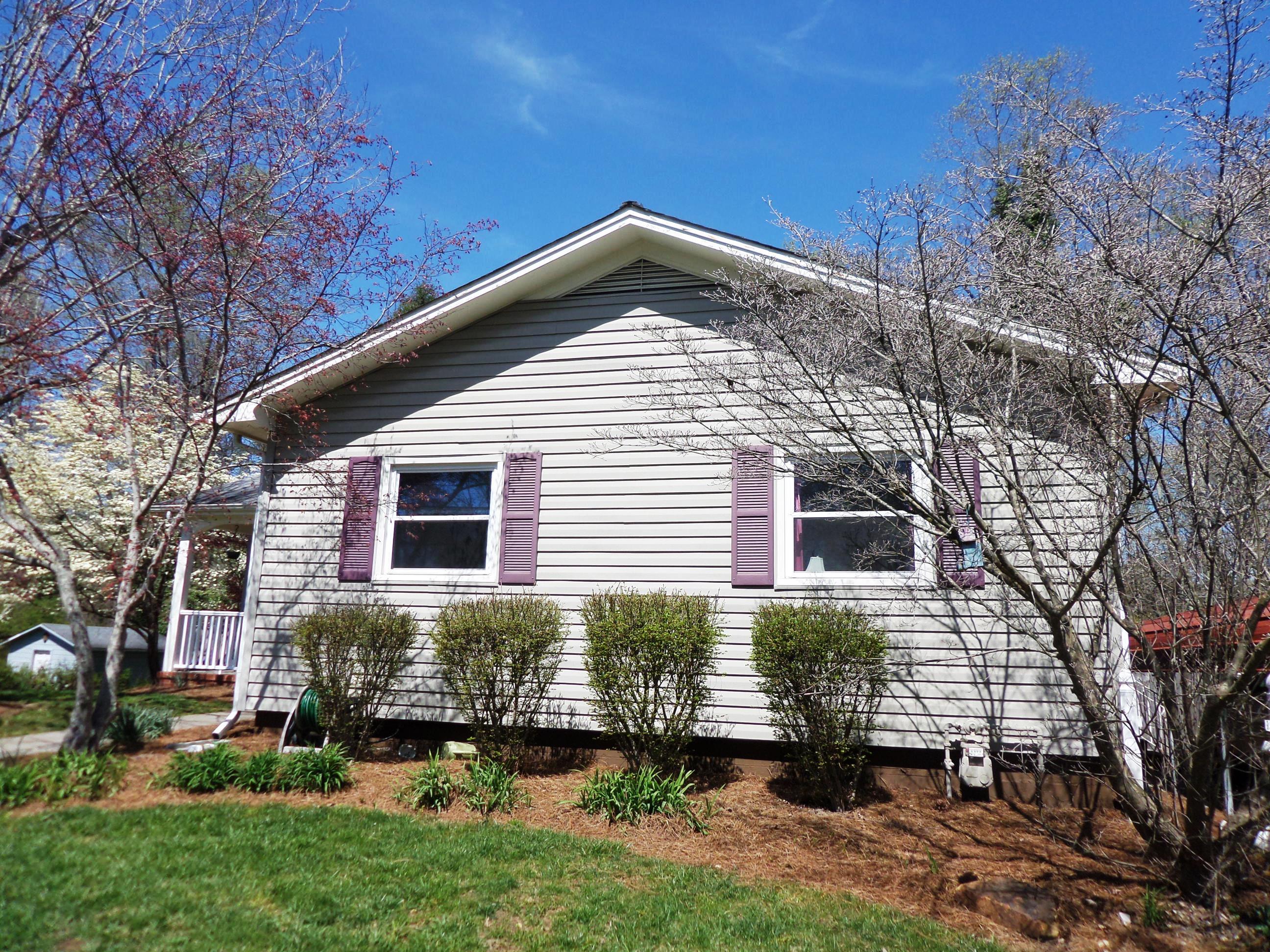 138 Kentucky Avenue Oak Ridge, TN 37830 - Photo 2 of 28 138 Kentucky Avenue front