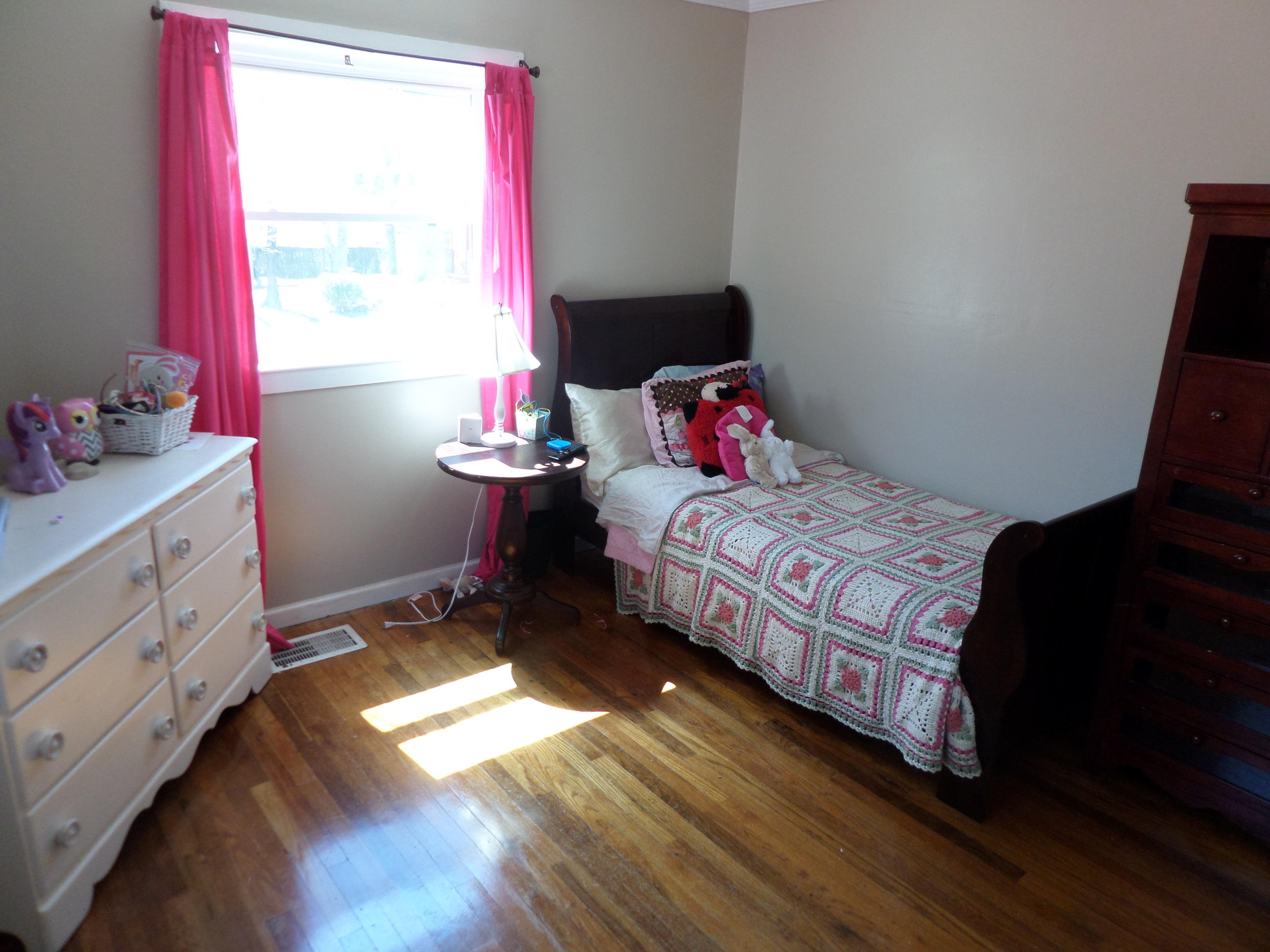 138 Kentucky Avenue Oak Ridge, TN 37830 - Photo 15 of 28 Bedroom 2a