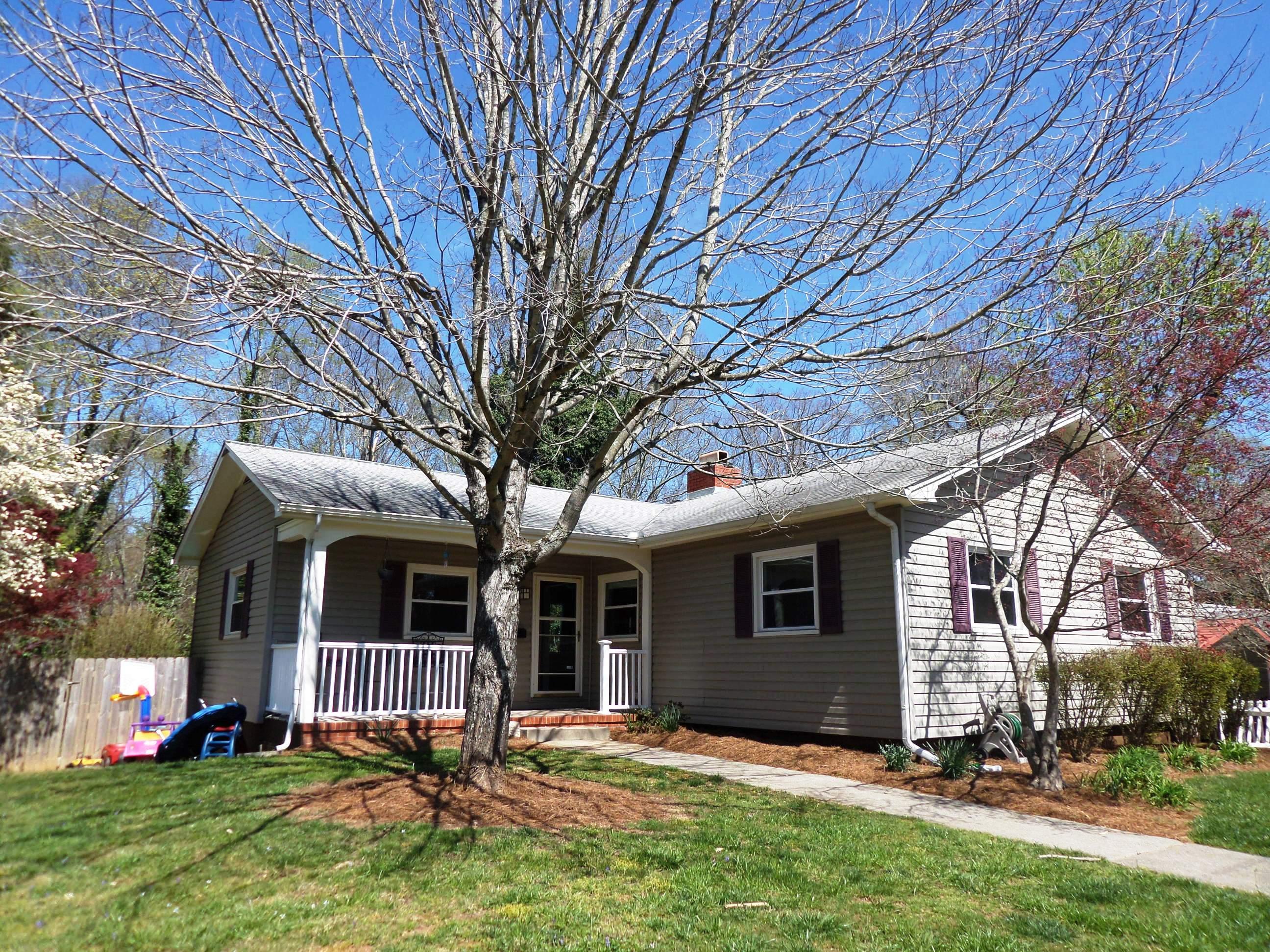 138 Kentucky Avenue Oak Ridge, TN 37830 - Photo 3 of 28 138 Kentucky Avenue3