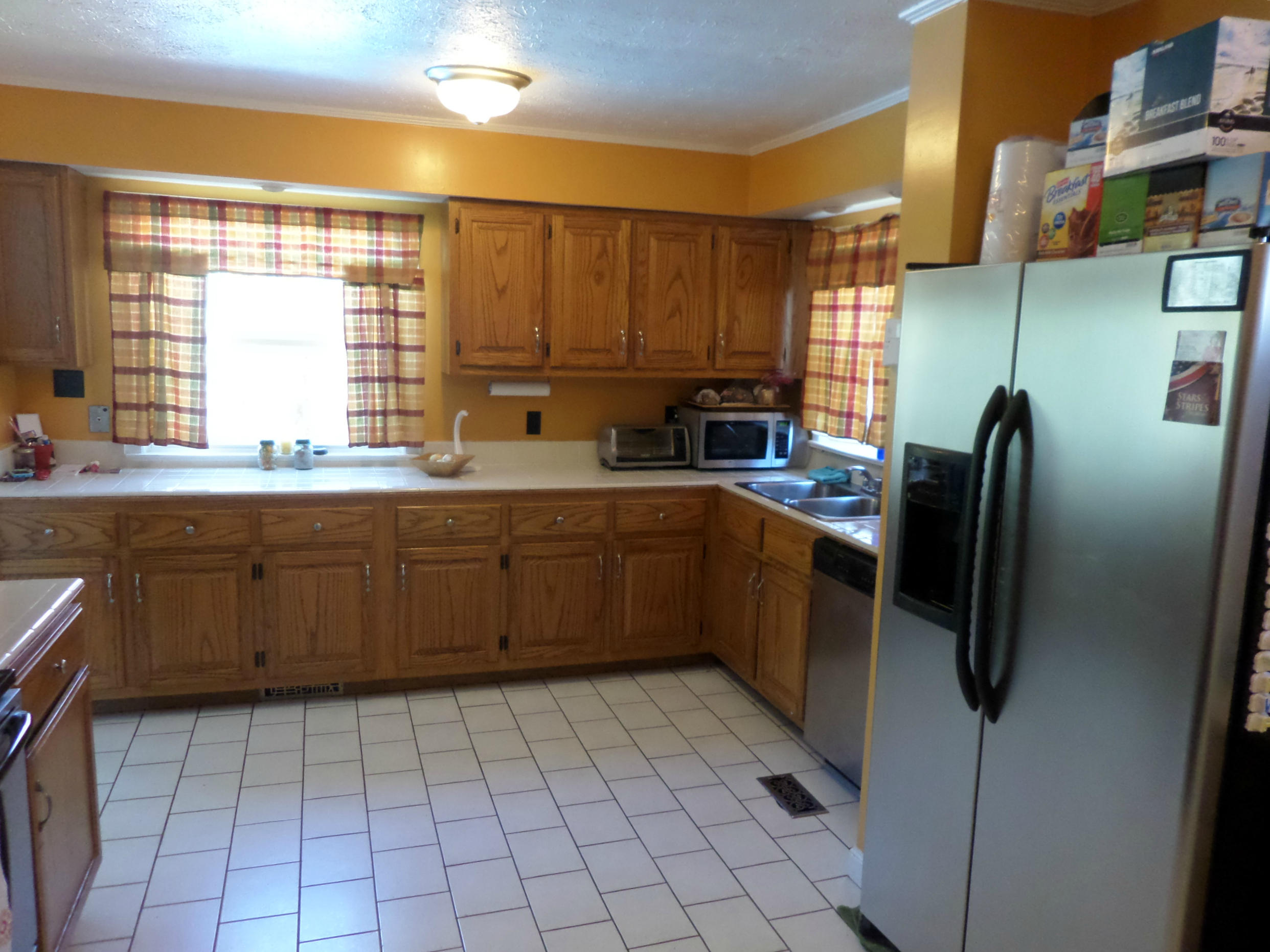 138 Kentucky Avenue Oak Ridge, TN 37830 - Photo 5 of 28 Kitchen2