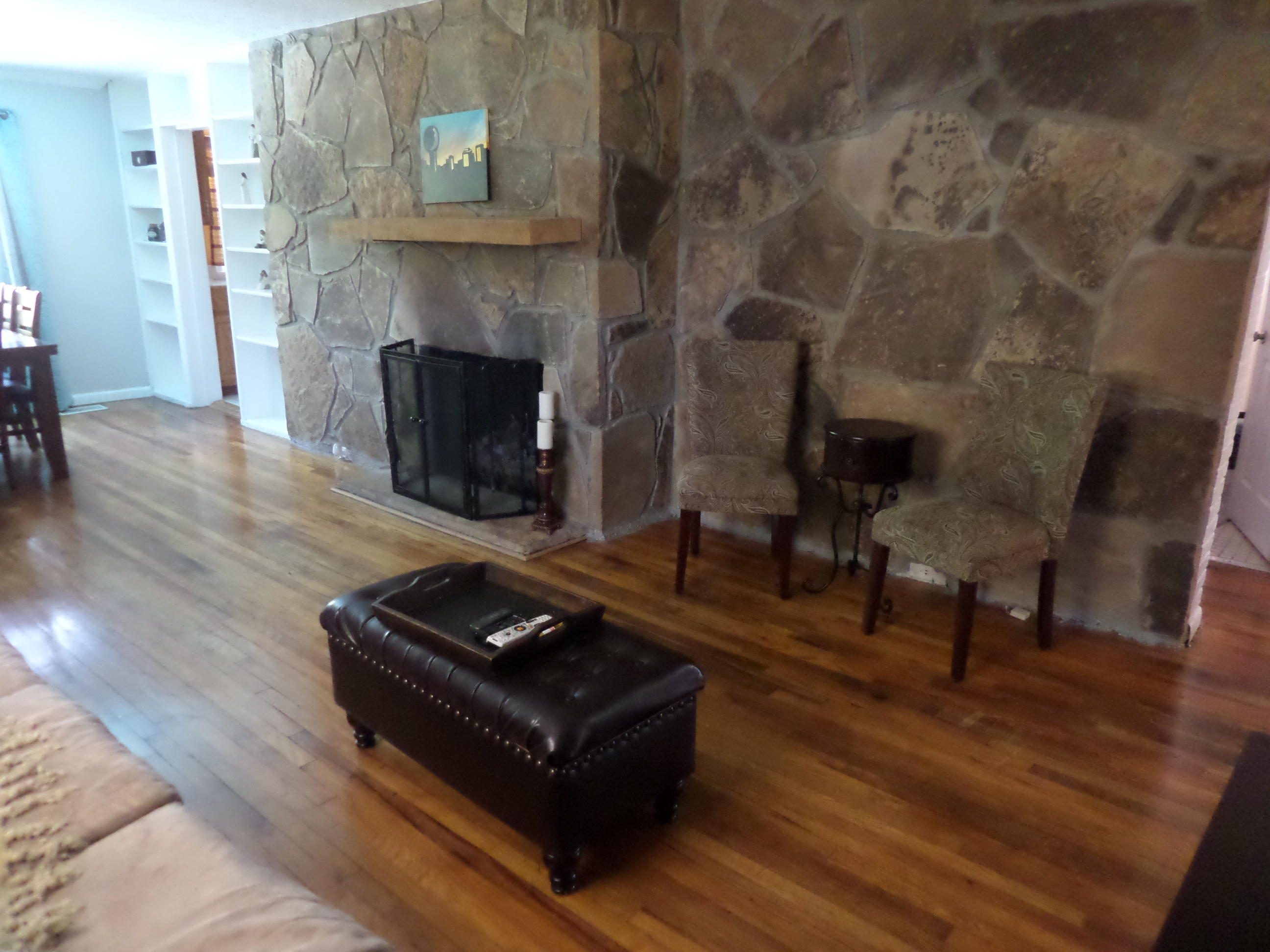 138 Kentucky Avenue Oak Ridge, TN 37830 - Photo 9 of 28 Living room 3