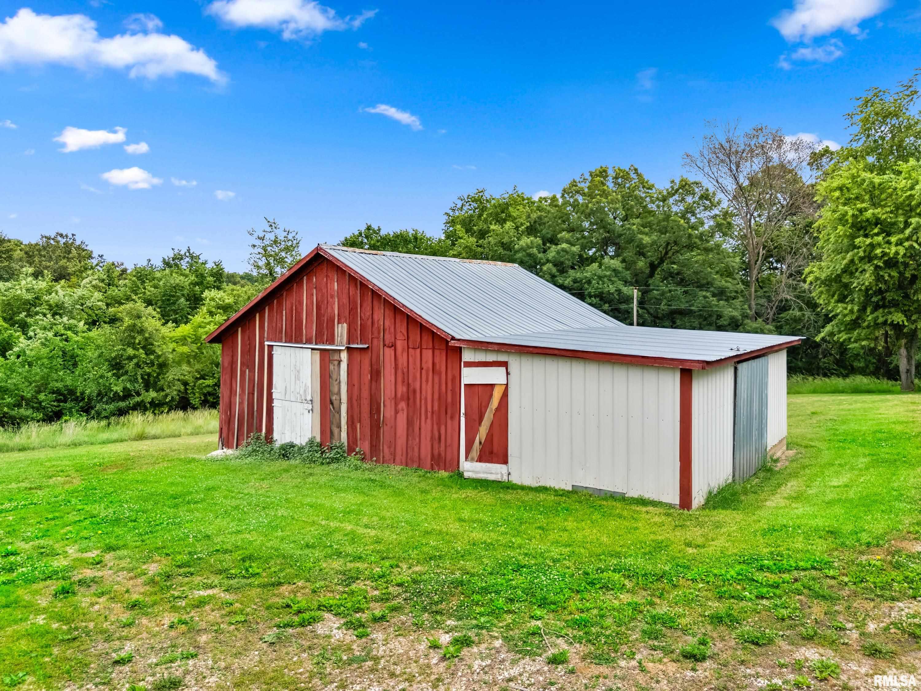 7021 South Clauson Road Glasford, IL 61533 - Photo 5 of 34