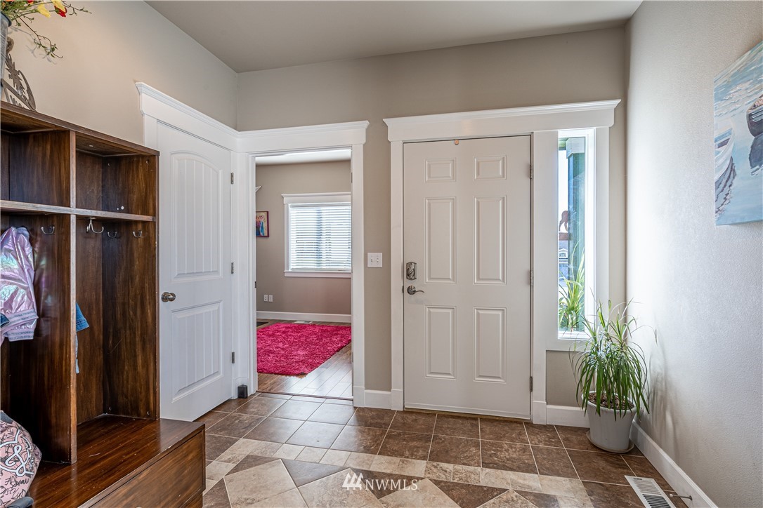127 Summer Breeze Road Manson, WA 98831 - Photo 2 of 25 Gallery Image 2