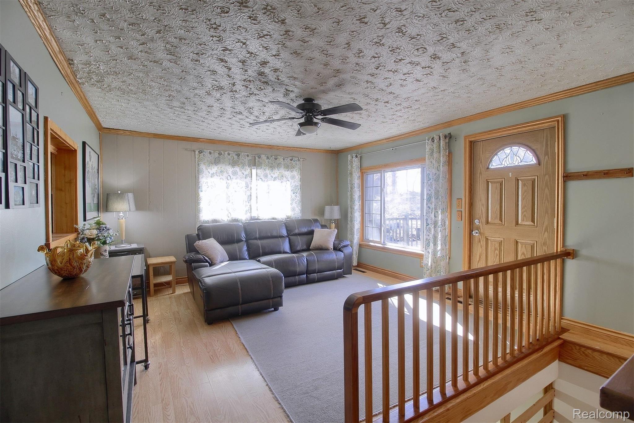 240 Kingston Road Leonard, MI 48367 - Photo 6 of 27 6-Great Room.jpg