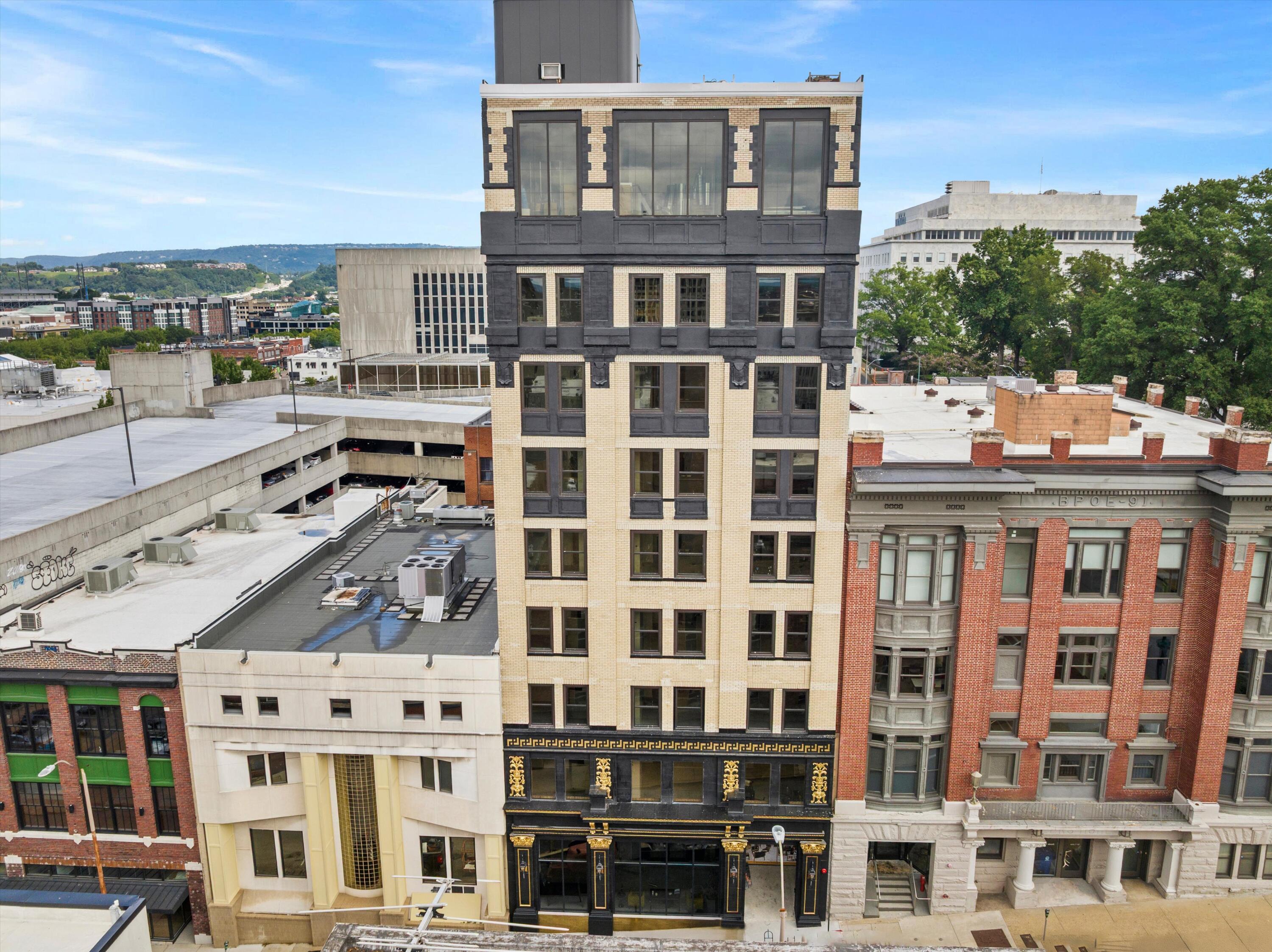 117 East 7th Street, Unit 306F Chattanooga, TN 37402 - Photo 27 of 31 27-01-DJI_20250807114358_0379_D