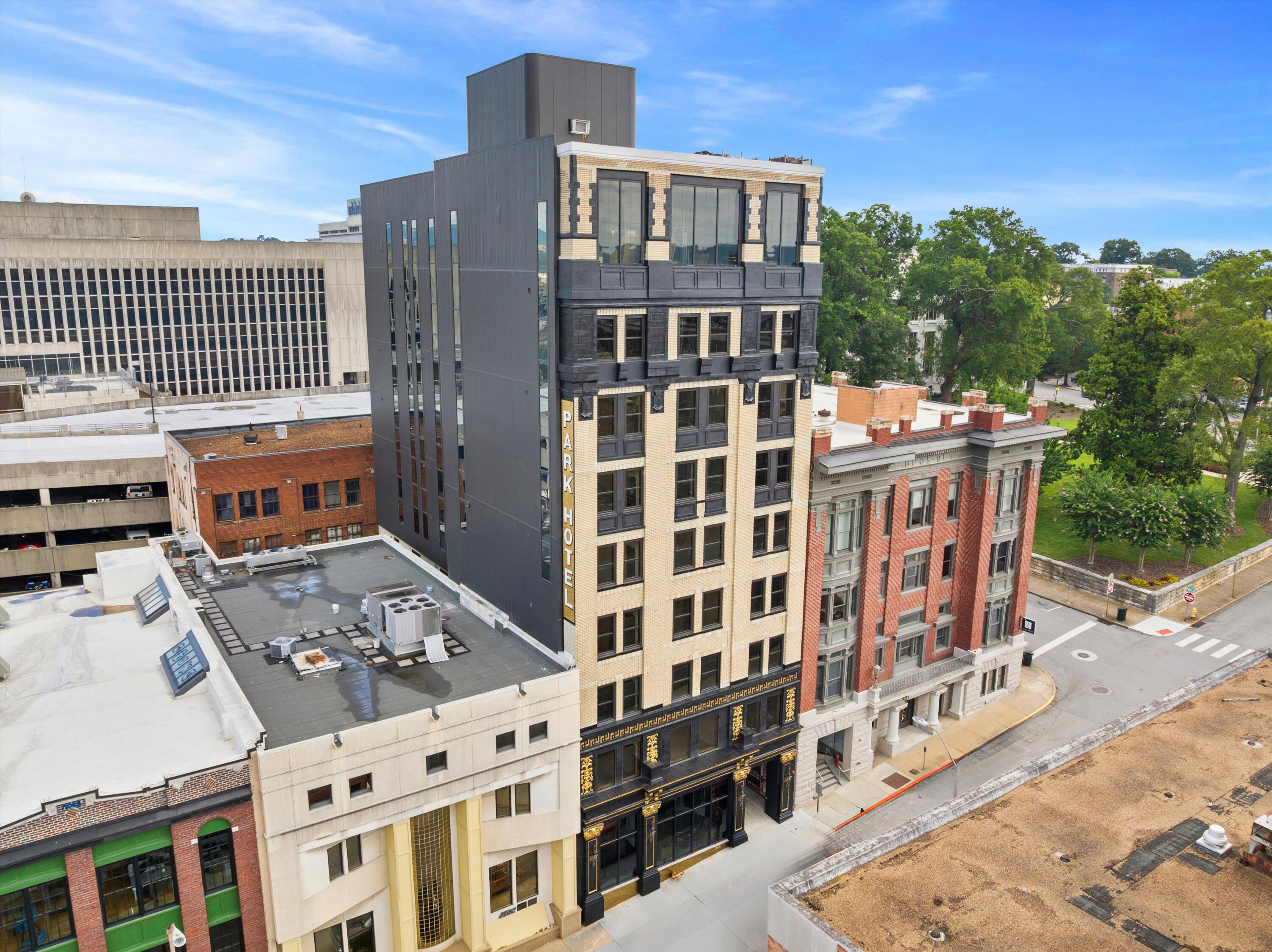 117 East 7th Street, Unit 306F Chattanooga, TN 37402 - Photo 28 of 31 28-03-DJI_20250807114445_0391_D