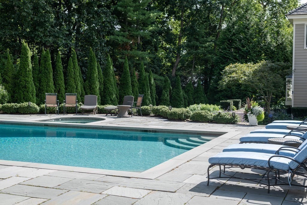 44 Walnut Road Weston, MA 02493 - Photo 4 of 42