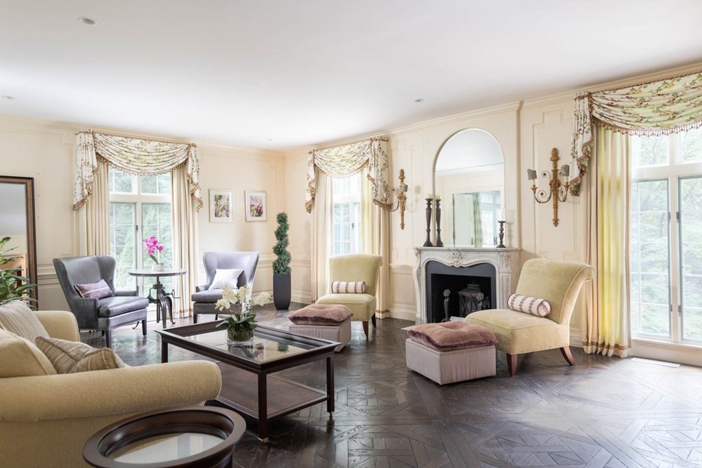 44 Walnut Road Weston, MA 02493 - Photo 10 of 42