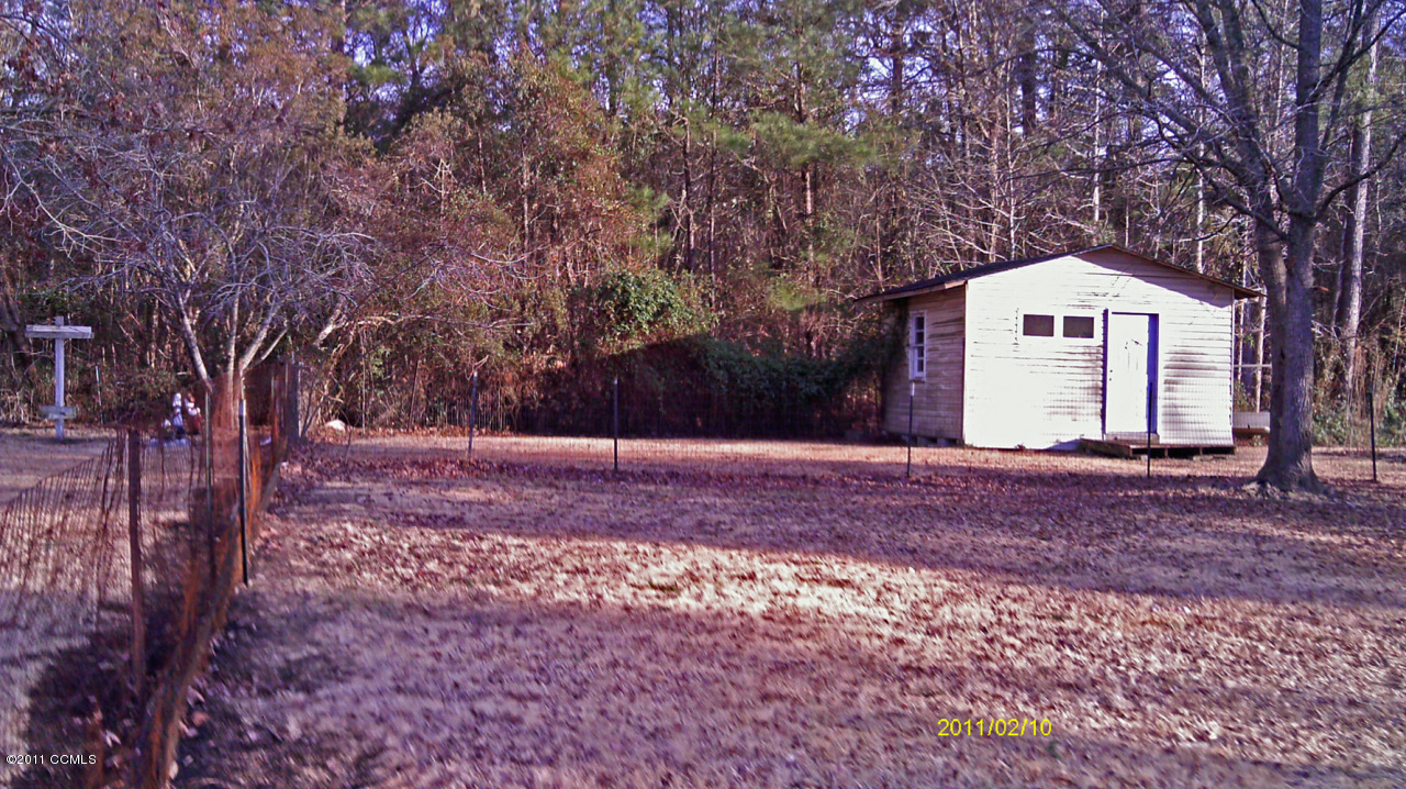1178 McCallister Road Jacksonville, NC 28540 - Photo 4 of 8 Workshop/playhouse