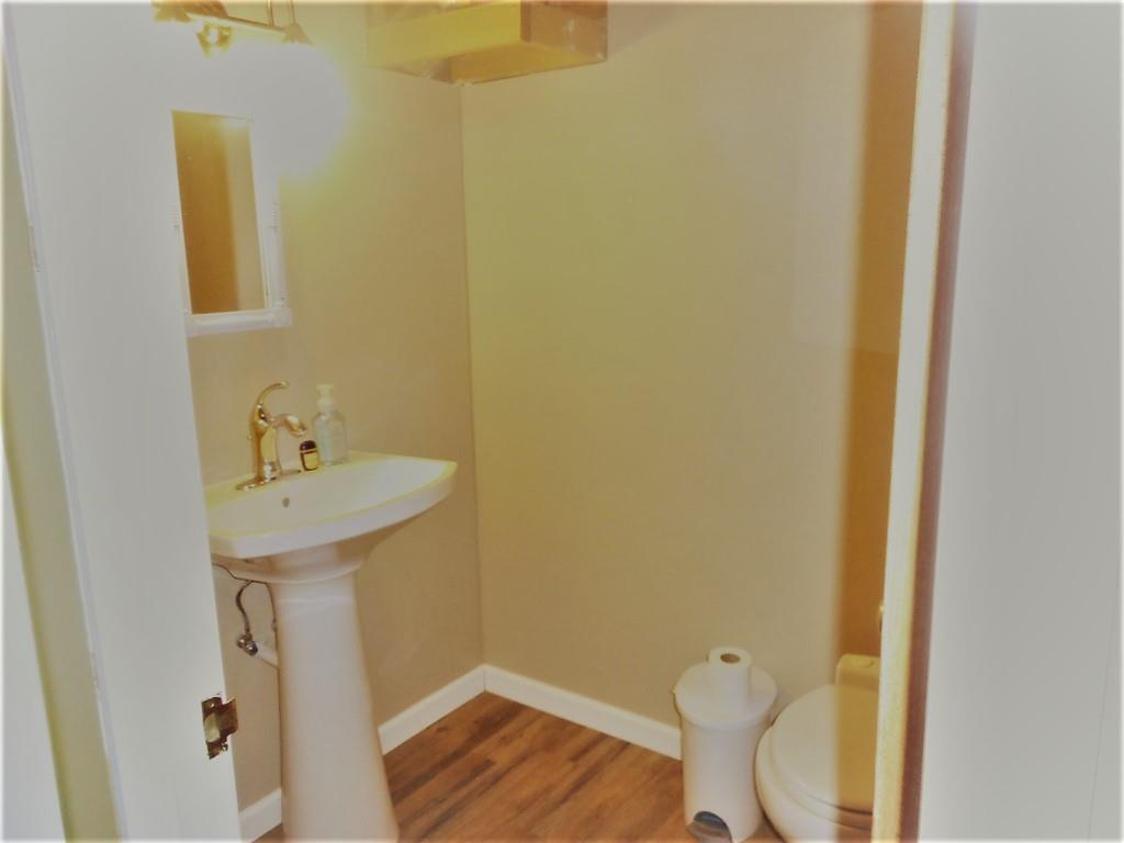 2043 Hulton Road Verona, PA 15147 - Photo 17 of 25 Gallery Image 17